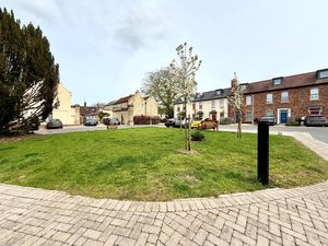 Situation- click for photo gallery